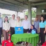 Lãnh đạo TP. Hồ Chí Minh thăm Mẹ Việt Nam Anh hùng Nguyễn Thị Chính