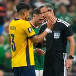 Vì sao FIFA mạnh tay với hành vi "che miệng" khi tranh cãi trên sân?