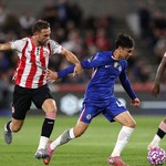 Chelsea dùng tiền mua kinh nghiệm, sau Welbeck là cựu đội trưởng Liverpool
