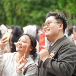 Khán giả xếp hàng dài chờ nhận vé Concert Quốc gia: Tổ quốc trong tim tại TP. Hồ Chí Minh