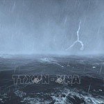 Áp thấp nhiệt đới giữ cường độ trên vùng biển phía Đông đảo Hải Nam (Trung Quốc)