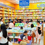 Phụ huynh có thể mua sách giáo khoa qua nhiều kênh