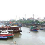 Bão số 4 giật cấp 10, Quảng Ninh và Hải Phòng mưa to