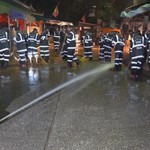Hàng trăm chiến sĩ sau đêm khắc phục sau lũ