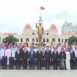Đoàn đại biểu TP. Hồ Chí Minh dâng hoa, dâng hương tưởng niệm các Anh hùng liệt sĩ dịp Quốc khánh 2/9