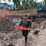 Tiếp tục tìm kiếm, quy tập hài cốt liệt sĩ tại Công viên Lê Thị Riêng: Phát hiện thêm 17 bộ hài cốt và nhiều di vật