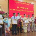 Phường Phú Định trao tặng Huy hiệu Đảng đợt 2/9 cho 141 đảng viên
