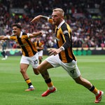Hull City toàn thắng, bay cao tại Premier League