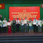 Trao tặng Huy hiệu Đảng đợt 2/9 cho 227 đảng viên tại phường Thủ Đức