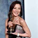 Michelle Yeoh được vinh danh tại Liên hoan phim Busan sau 15 năm trở lại