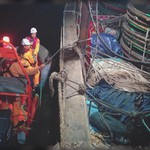 Khánh Hòa: Cứu sống 30 ngư dân bị cháy tàu trên biển