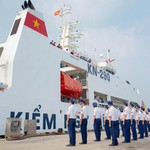 Lãnh đạo TP. Hồ Chí Minh thăm, tặng quà chiến sĩ và trẻ em Côn Đảo
