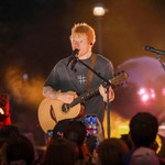 Ed Sheeran gặp khó khăn trong tour diễn khi nhiều nghệ sĩ đồng hành rút lui