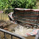 Tìm kiếm nam sinh viên nghi mất tích khi đi qua khu vực ngập sâu ở Hà Nội