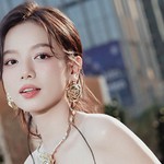 Lê Hạ Anh sau phim 700 tỷ được săn đón, ngày càng gợi cảm và không vội kết hôn