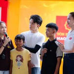 Lê Hoàng Phương về quê cùng Mái ấm gia đình Việt