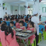 An toàn bữa ăn bán trú: Kiểm soát chặt từ nguồn thực phẩm