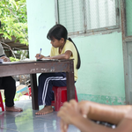 Anh em Raglai vừa học vừa làm chăm mẹ ung thư | Mái ấm gia đình Việt