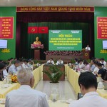 Thanh niên xung phong tham gia chăm sóc người cao tuổi tại cộng đồng