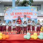 Rộn ràng ngày khai giảng đầu tiên của ngôi trường trên nền nghĩa trang Bình Hưng Hòa