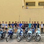 Bắt 20 thanh niên cầm đinh ba, đao kiếm tìm đánh nhau