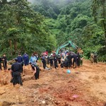 Hà Giang: Sạt lở lấp xe khách khiến 9 người chết, 4 người bị thương