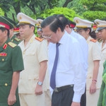 Lãnh đạo TP.HCM dâng hoa, dâng hương kỷ niệm 77 năm Ngày Thương binh - Liệt sĩ