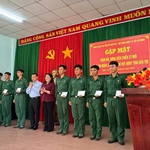 Lãnh đạo TP.HCM thăm, động viên chiến sĩ mới nhập ngũ