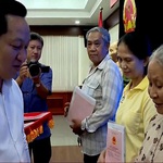 Trao giấy chứng nhận quyền sử dụng đất trong dự án Khu công nghệ cao