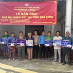 Lãnh đạo MTTQ Việt Nam TP.HCM bàn giao nhà đại đoàn kết các người dân các tỉnh miền Tây