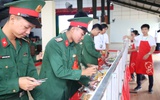 “Salad First”: Sôi nổi chuỗi trải nghiệm dinh dưỡng đột phá tại Trường Quân sự Quân khu 7