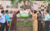 Biến điểm đen về rác thành "Vườn cây Đại đoàn kết"