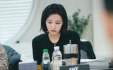 Kim Ji-won tiếp tục “Vũ trụ Cider” với phim y khoa noir Doctor X