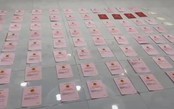 Cơ quan điều tra tạm giữ 80 sổ đỏ, 4 sổ tiết kiệm ngân hàng, 2 ô-tô của Ngân 98