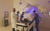 Kết hợp hóa xạ trị tiêu diệt khối u phổi ở người đàn ông hút thuốc lào hơn 30 năm