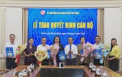 TP.HCM trao quyết định nghỉ hưu trước tuổi cho nhiều cán bộ chủ chốt