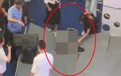 Người đàn ông rơi từ tầng 4 trung tâm thương mại Aeon Mall Long Biên