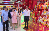 TP. Hồ Chí Minh: Nguồn cung hàng Tết Bính Ngọ tăng mạnh, nhiều mặt hàng giảm giá