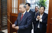 Tổng Bí thư Tô Lâm thắp hương tưởng nhớ các cố Tổng Bí thư và Đại tướng Võ Nguyên Giáp