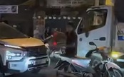 Người đàn ông gây hỗn loạn 1 tuyến đường ở TP. Hồ Chí Minh do "buồn chuyện gia đình"