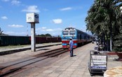 Hành khách phản ánh việc thu phí xe đẩy 50.000 đồng/lượt ở Ga Tháp Chàm