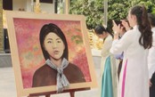Bức tranh “Thiếu Nữ Đất Đỏ” - Quà tặng nghệ thuật tri ân Anh hùng liệt sĩ Võ Thị Sáu
