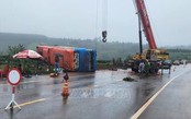 Lật xe khách, một người chết nhiều người bị thương