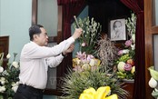 Chủ tịch Quốc hội Trần Thanh Mẫn dâng hương tưởng nhớ Chủ tịch Hồ Chí Minh