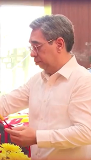 Lãnh đạo Thành phố dâng hương tưởng niệm các Anh hùng Liệt sĩ tại Công viên Lê Thị Riêng