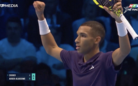 Felix Auger-Aliassime vào bán kết ATP Finals