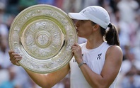 Chiến thắng trận chung kết với tỷ số khó tin 6-0 6-0, Swiatek lần đầu tiên vô địch Wimbledon