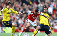 Arsenal ngược dòng đánh bại Leeds United 2-1