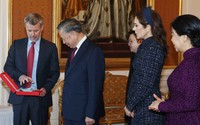 Tổng Bí thư, Chủ tịch nước Tô Lâm nhận Huân chương cao quý của Vương quốc Đan Mạch