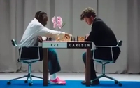 Vua cờ Carlsen bất ngờ bại trận trước ngôi sao bóng đá trong 1 ván cờ vua